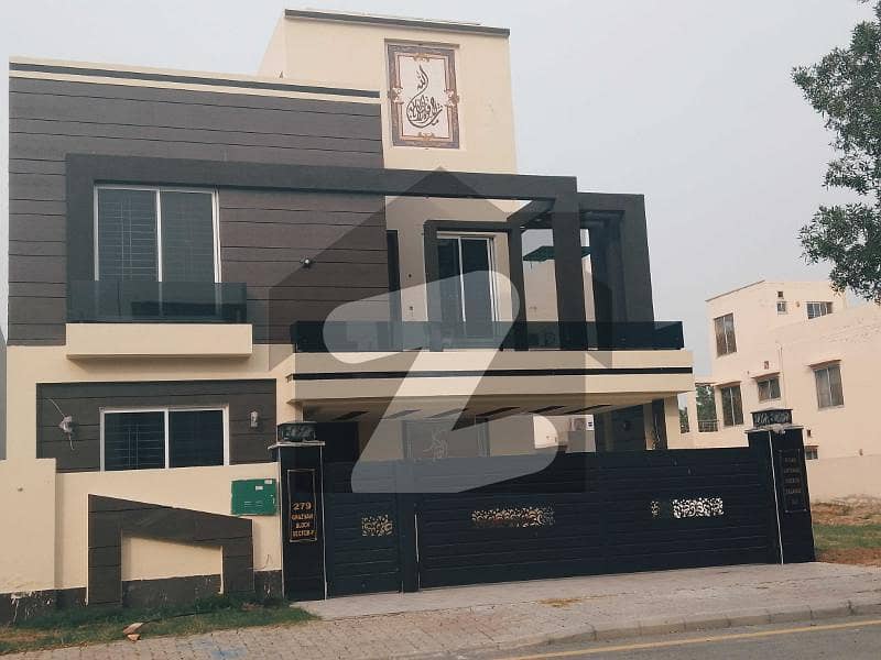 10 Marla Upper portion Available For Rent Bahria Town Lahore