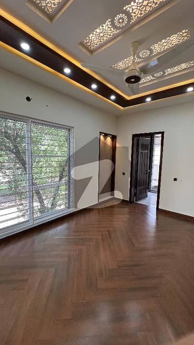 10 Marla Brand New House For Sale In Lda Avenue 1