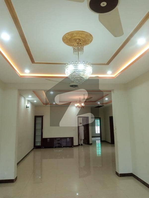 1 kanal upper portion available for rent in G-15