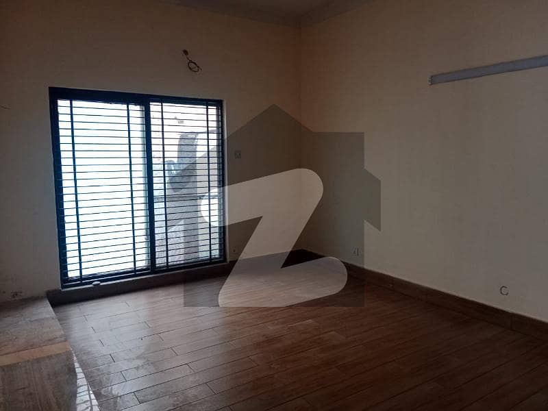 10 Marla House Available for Rent in DHA Phase 1