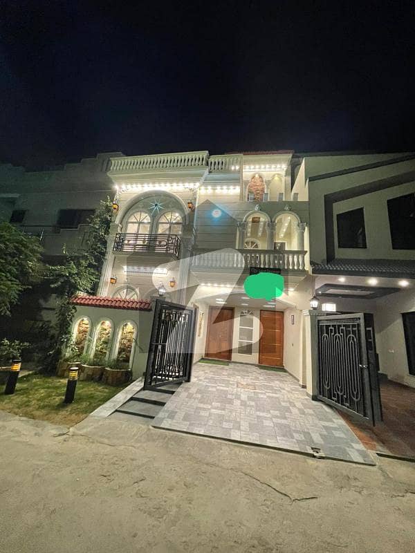 کینال گارڈن لاہور میں 4 کمروں کا 5 مرلہ مکان 1.88 کروڑ میں برائے فروخت۔