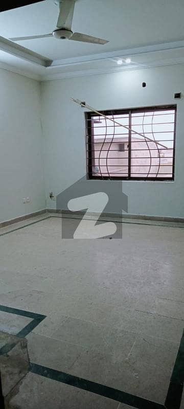 بحریہ ٹاؤن فیز 3 بحریہ ٹاؤن راولپنڈی,راولپنڈی میں 5 کمروں کا 10 مرلہ مکان 1.2 لاکھ میں کرایہ پر دستیاب ہے۔