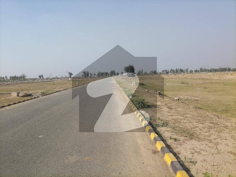 CORNER Ideal Residential Plot In Elite Town Available For Rs. 3000000