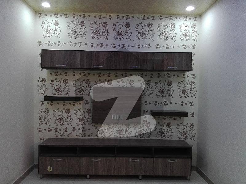 خیابانِ امین لاہور میں 3 کمروں کا 5 مرلہ مکان 1.7 کروڑ میں برائے فروخت۔