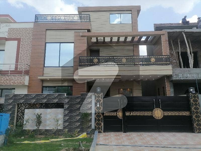 سٹی ہاؤسنگ - بلاک سی سٹی ہاؤسنگ,فیصل آباد میں 4 کمروں کا 10 مرلہ مکان 3.4 کروڑ میں برائے فروخت۔