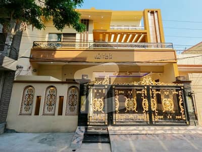 مقدس پارک لاہور میں 6 کمروں کا 10 مرلہ مکان 6.5 کروڑ میں برائے فروخت۔