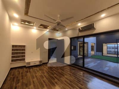 Commercial Space Available For Rent *Code(11853)*