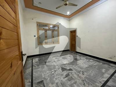 ورسک روڈ پشاور میں 10 کمروں کا 10 مرلہ مکان 70.0 ہزار میں کرایہ پر دستیاب ہے۔