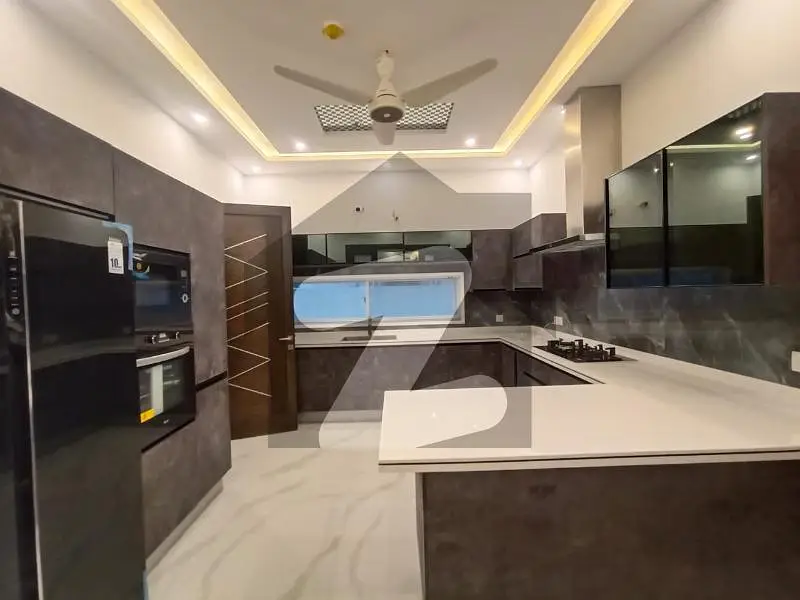 1 Kanal Modern Design Beautiful Upper Portion Available For Rent In DHA Phase 7