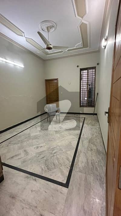صادق آباد راولپنڈی میں 4 کمروں کا 2 مرلہ مکان 95.0 لاکھ میں برائے فروخت۔