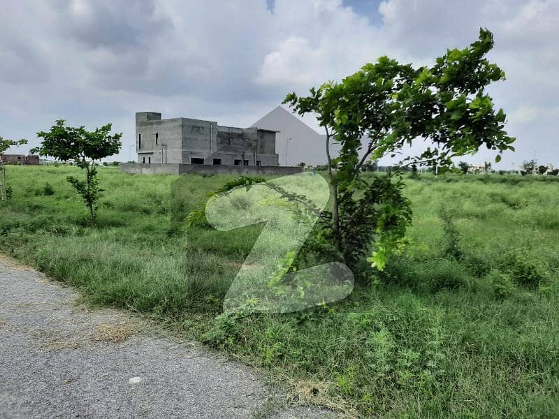 Unique Opportunity , 5 Marla Plot for sale Situated DHA Phase 8 Plot # Z5 162
