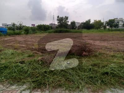 1 kanal Corner plot reasonable price awesome location in DHA Islamabad