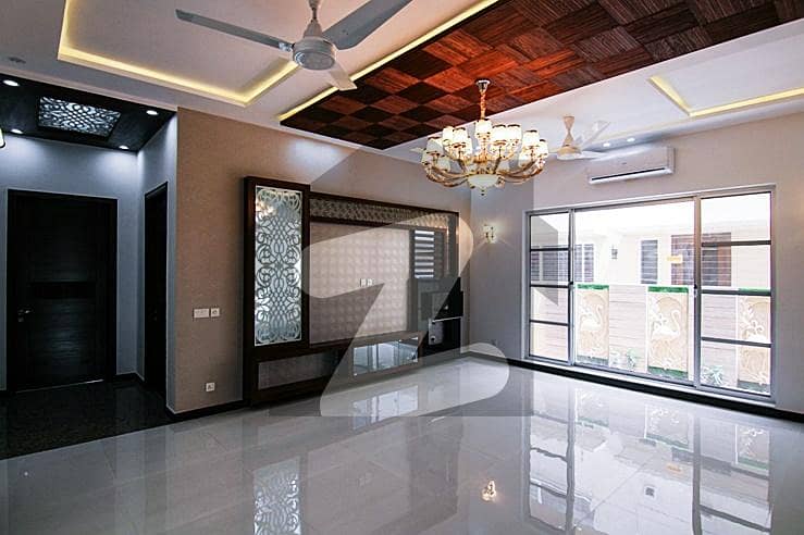 ڈی ایچ اے فیز 5 ڈیفنس (ڈی ایچ اے),لاہور میں 5 کمروں کا 1 کنال مکان 7.95 کروڑ میں برائے فروخت۔