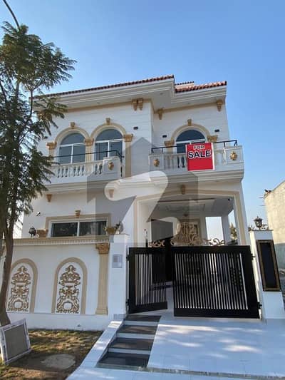 Unfurnished Luxury House DHA Very Hot Location Near to Park & Market