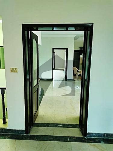 ڈی ایچ اے فیز 1 ڈیفنس (ڈی ایچ اے),لاہور میں 5 کمروں کا 1 کنال مکان 5.25 کروڑ میں برائے فروخت۔