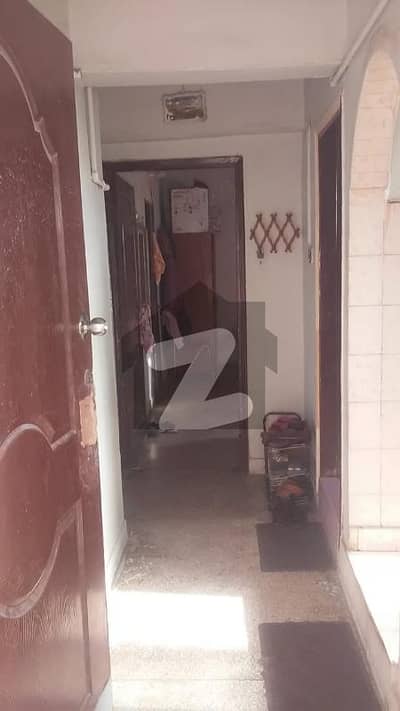 Flat In Gulshan-e-Iqbal - Block 5 Sized 1026 Square Feet Is Available