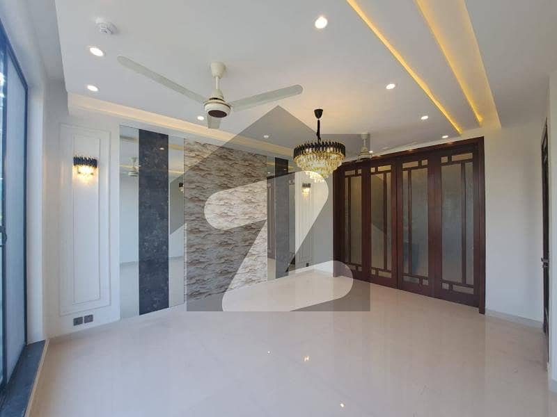 10 Marla beautiful brand new house 
For sale DHA phase 3