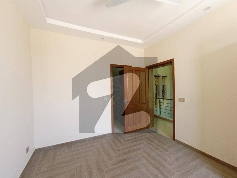 Ideal 1800 Square Feet House Is Available In Askari 8