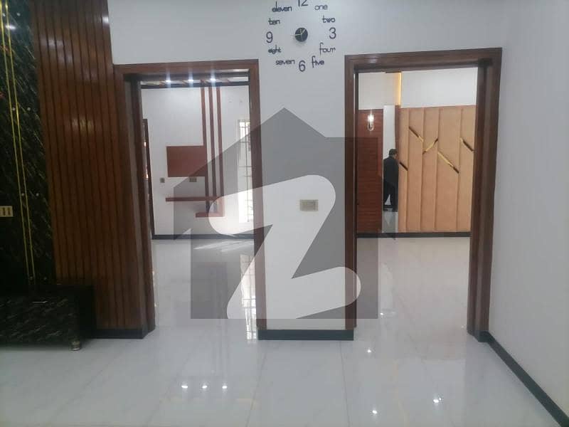 In Bahria Town - Sector D 10 Marla Upper Portion For rent