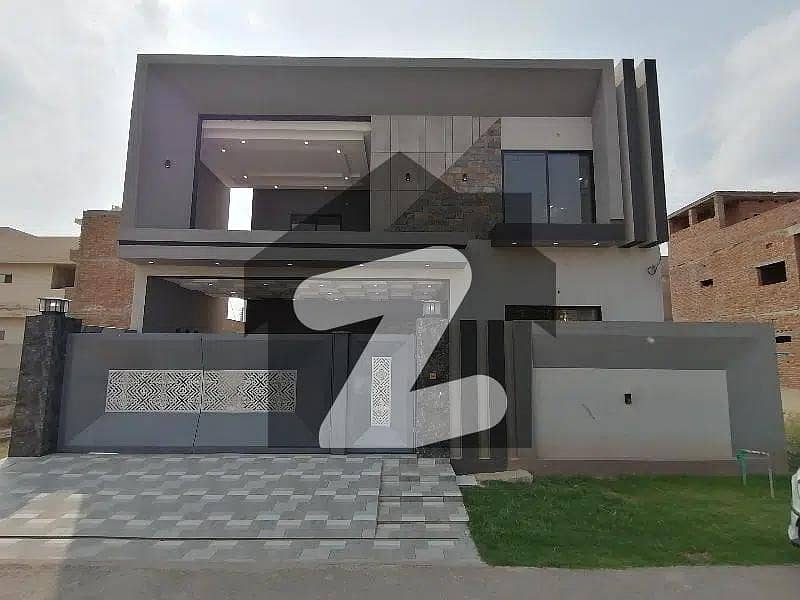واپڈا ٹاؤن ملتان میں 5 کمروں کا 10 مرلہ مکان 2.9 کروڑ میں برائے فروخت۔