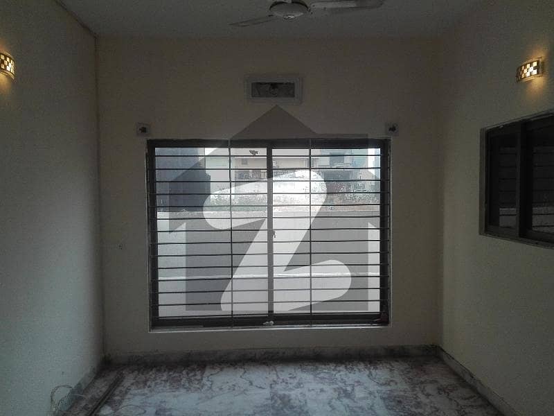 Spacious Upper Portion Is Available For rent In Ideal Location Of D-12