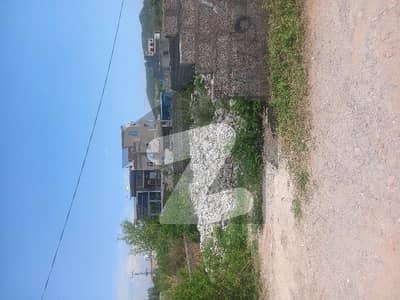 10 Marla Plot In Bukhari Road All Facilities AVAILABLE