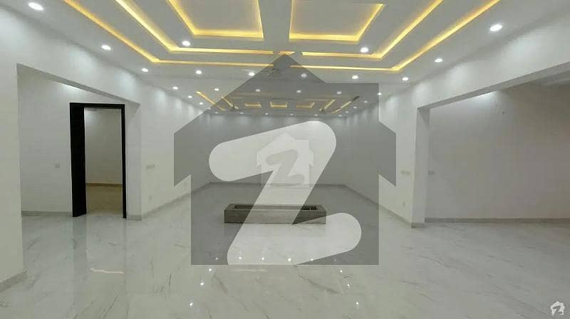 ڈی ایچ اے فیز 4 ڈیفنس (ڈی ایچ اے),لاہور میں 5 کمروں کا 1 کنال مکان 2.25 لاکھ میں کرایہ پر دستیاب ہے۔