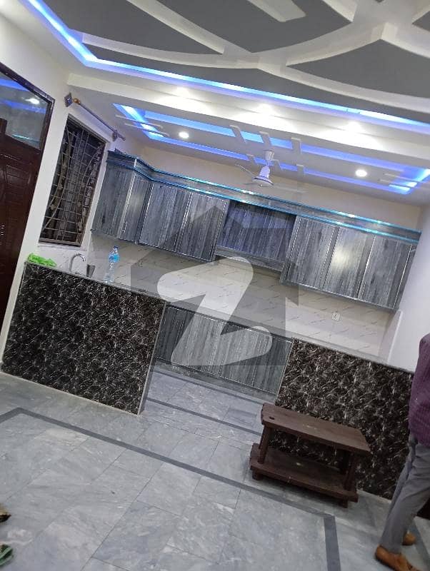 آئی ۔ 11 اسلام آباد میں 6 کمروں کا 6 مرلہ مکان 1.3 لاکھ میں کرایہ پر دستیاب ہے۔
