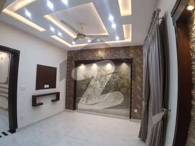 5 MARLA LIKE NEW HOUSE AVAILEBAL FOR RENT IN BAHRIA TOWN LAHORE