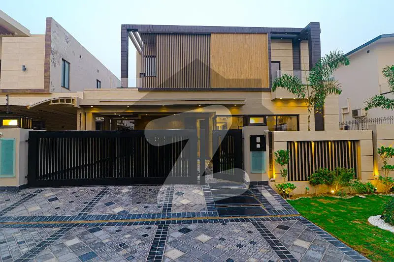 Luxury Redefined: Stunning 1 Kanal Modern Bungalow in DHA Phase 6