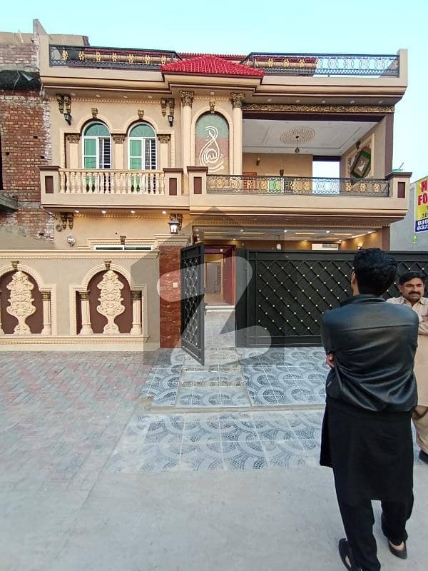 الرحمان گارڈن فیز 2 الرحمان گارڈن,لاہور میں 3 کمروں کا 8 مرلہ بالائی پورشن 40.0 ہزار میں کرایہ پر دستیاب ہے۔