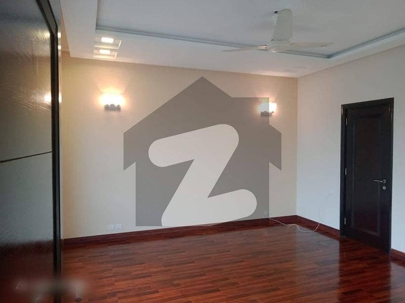1 Kanal Beautiful Upper Portion Available For Rent In DHA