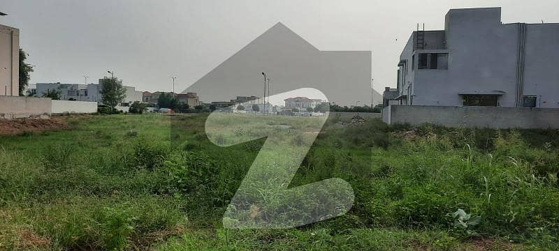 ڈی ایچ اے فیز 7 - بلاک وی فیز 7,ڈیفنس (ڈی ایچ اے),لاہور میں 1 کنال رہائشی پلاٹ 3.1 کروڑ میں برائے فروخت۔