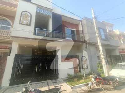 الحفیظ گارڈن جی ٹی روڈ,لاہور میں 6 کمروں کا 5 مرلہ مکان 1.9 کروڑ میں برائے فروخت۔