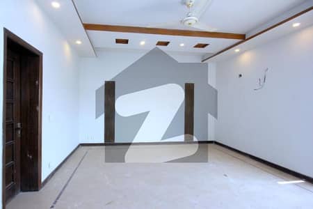 2 KANAL Upper Portion Available For Rent In Phase 4 DHA LAHORE