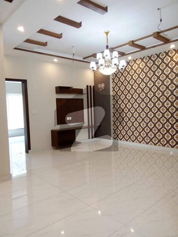 10 MARLA FULL HOUSE BRAND NEW FIRST ENTRY AVAILABLE FOR RENT IN WAPDA TOWN PHASE 1