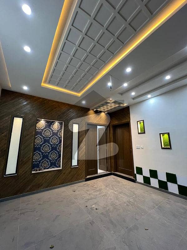 ایڈن گارڈنز فیصل آباد میں 3 کمروں کا 5 مرلہ مکان 2.25 کروڑ میں برائے فروخت۔