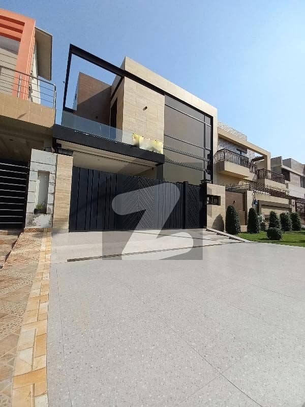 7 Marla Full Basement Modern House For Sale In DHA Lahore