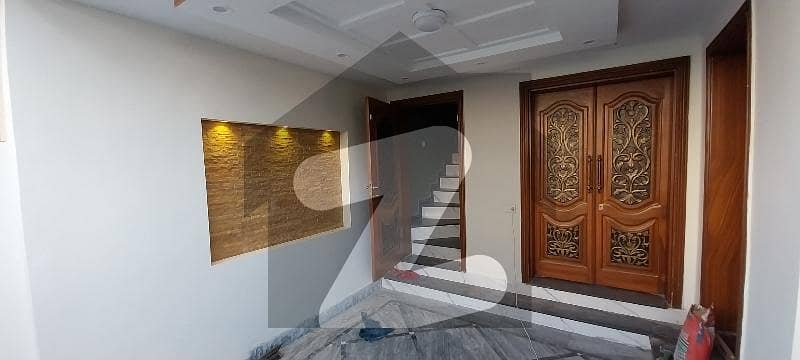 بحریہ آرچرڈ لاہور میں 3 کمروں کا 5 مرلہ مکان 60.0 ہزار میں کرایہ پر دستیاب ہے۔