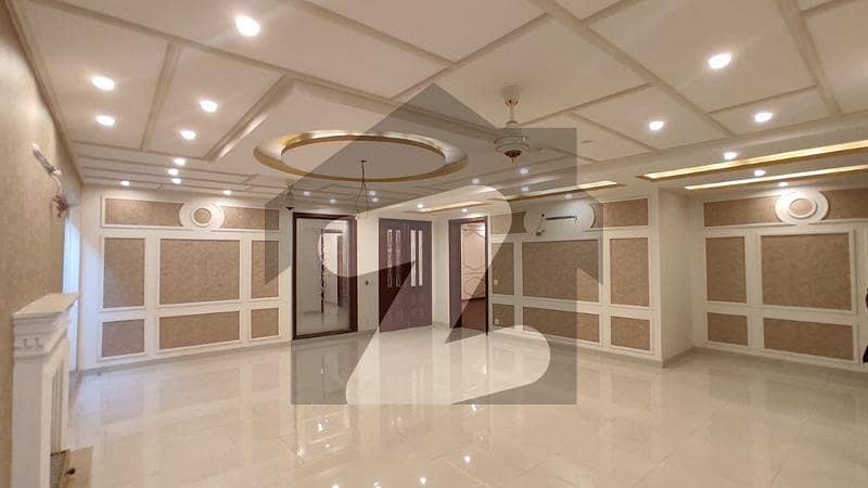 A Prime Location 1 Kanal House Located In DHA Phase 4 Is Available For Rent