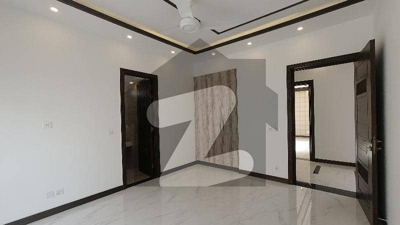 ڈی ایچ اے فیز 7 ڈیفنس (ڈی ایچ اے),لاہور میں 5 کمروں کا 1 کنال مکان 32.5 لاکھ میں کرایہ پر دستیاب ہے۔