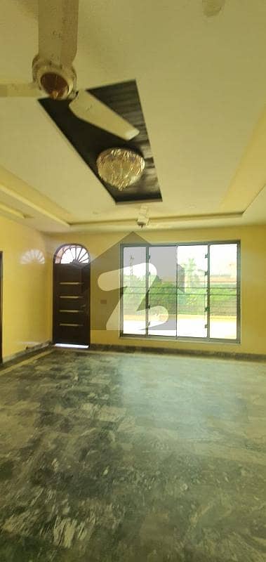 1 Kanal Beautiful Upper Portion Available For Family