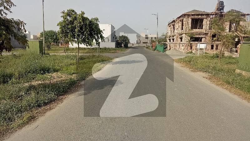 1 KANAL PLOT FOR SALE IN DHA PHASE 7 BLOCK W DIRECT APPROACH TO MAIN ROAD