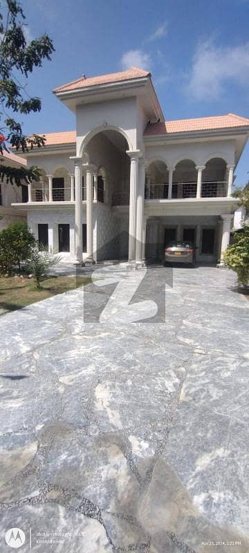 666 Yards Bungalow For Rent In Phase 5