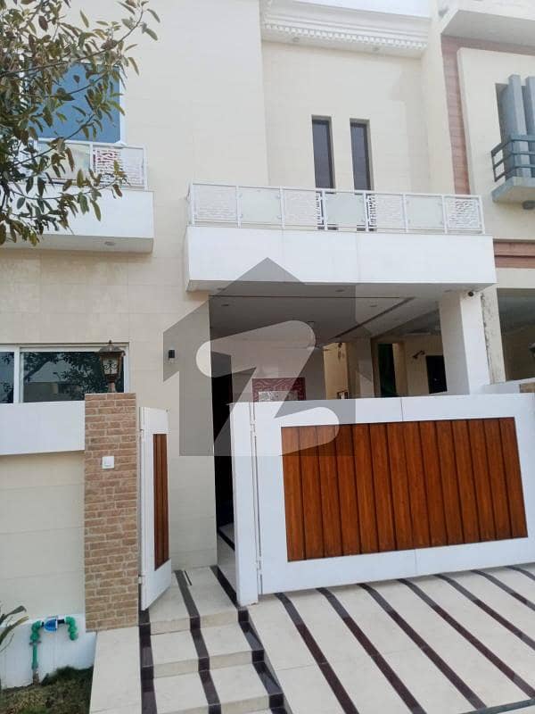 5 MARLA IDEAL LOCATION BRAND NEW HOUSE FOR SALE IN DHA 9 TOWN BLOCK C