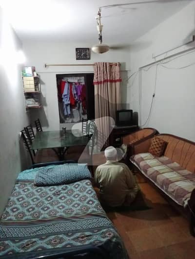 یونیورسٹی روڈ کراچی میں 2 کمروں کا 4 مرلہ فلیٹ 60.0 لاکھ میں برائے فروخت۔