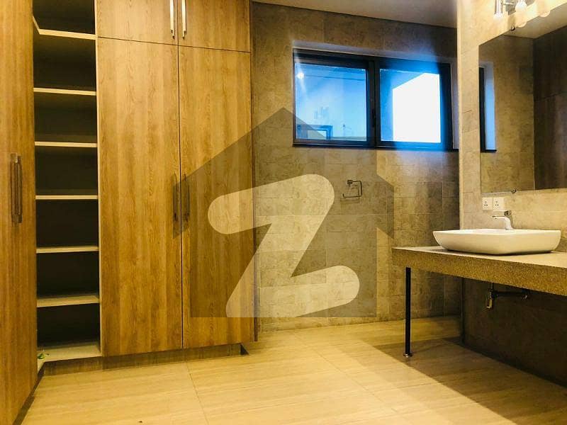 ڈی ایچ اے فیز 3 ڈیفنس (ڈی ایچ اے),لاہور میں 4 کمروں کا 1 کنال مکان 1.9 لاکھ میں کرایہ پر دستیاب ہے۔