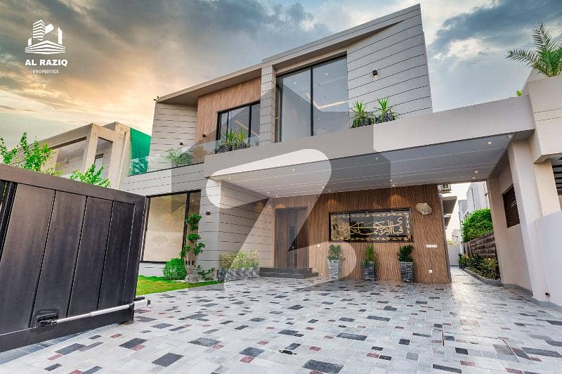 22 MARLA CORNER OWNER BUILD HOUSE FOR SALE IN DHA LHR