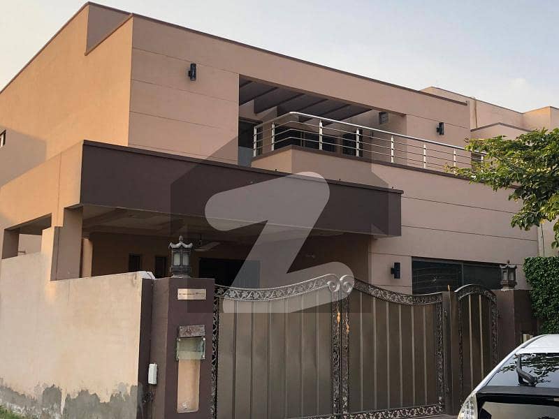 10 Marla Slightly Used House For Sale in DHA Lahore Near Ring Road