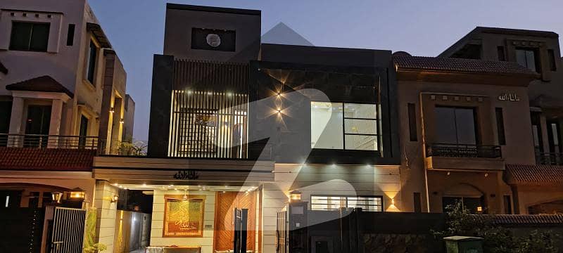 10 Marla Brand New Luxury Facing Park House Available For Rent In Bahria Town Lahore.